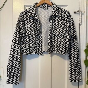 Black and White Wavy Pattern Women's Jacket